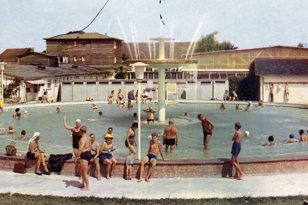 Badegäste in den 60ern